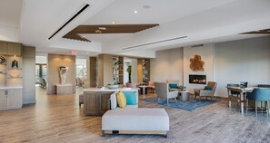 Coin salon dans le hall