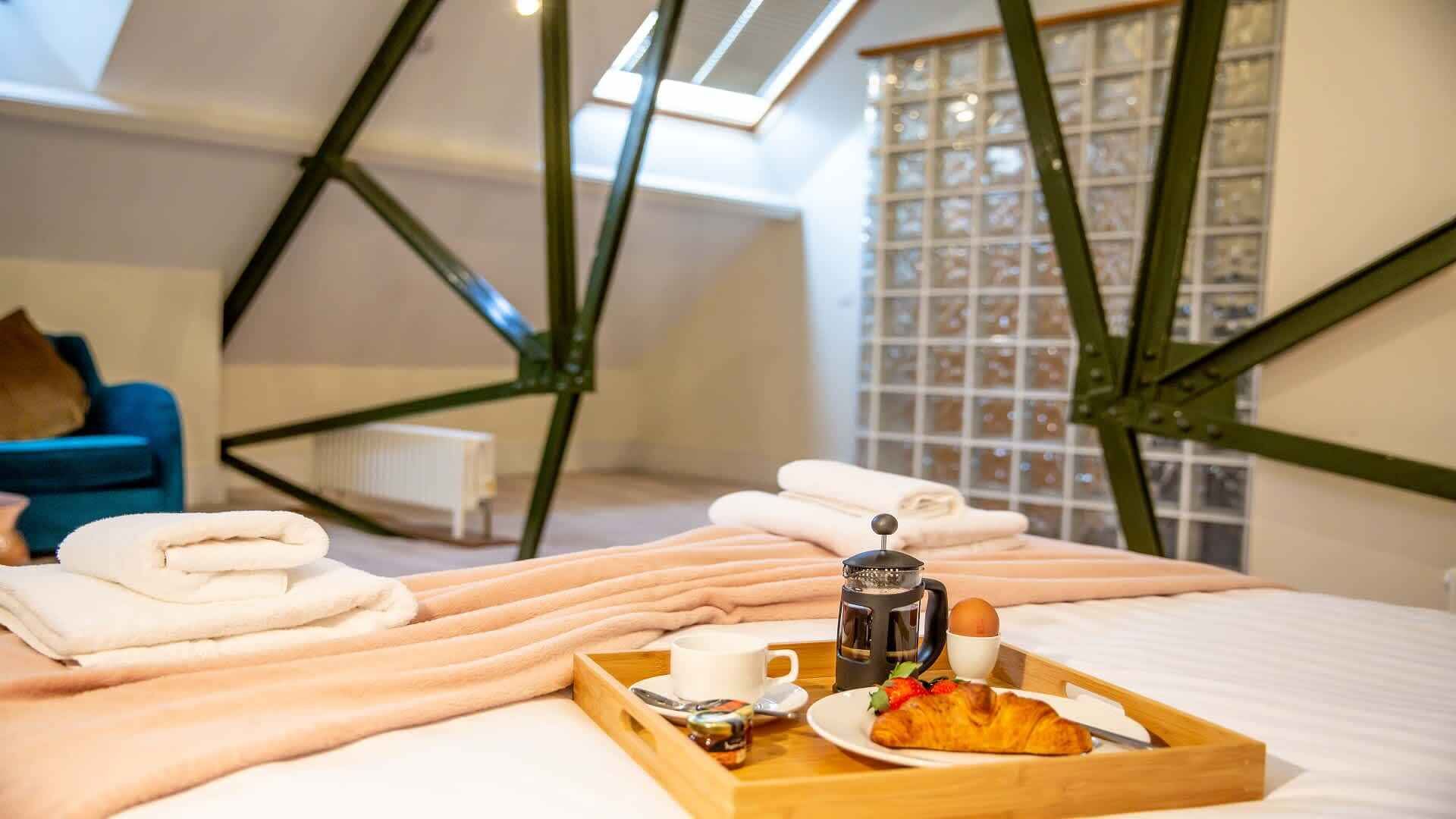 3 habitaciones, tabla de planchar con plancha, cuna de viaje y wifi 