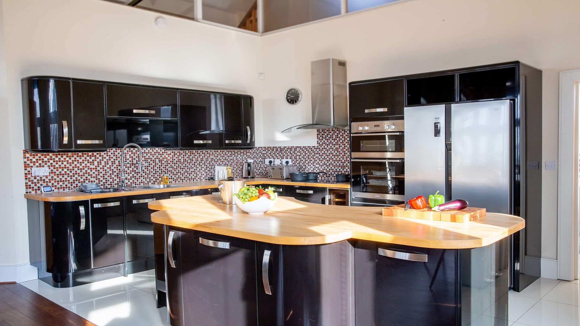 Refrigerador, microondas, horno, placa de cocina