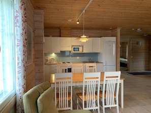 Fridge, microwave, high chair - Lomakivi (Iitti)