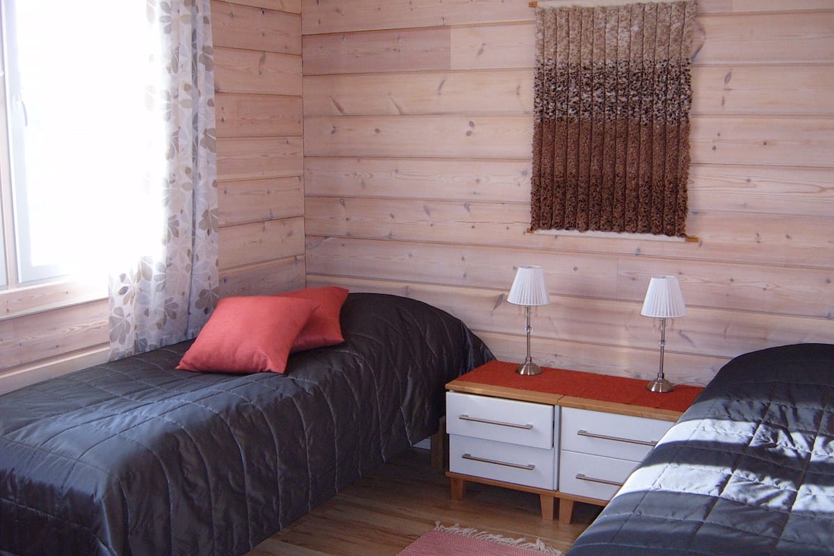 Basic House, Sauna | Blackout drapes, iron/ironing board (on request), bed sheets