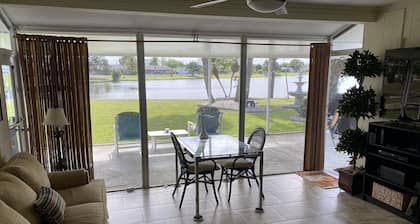 Swan Lake House in Sun City Center with 60' Screened Lanai