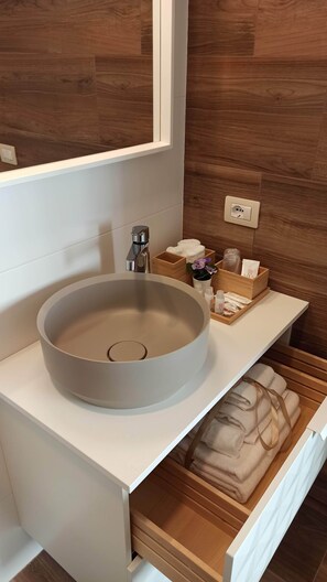 Deluxe-Zimmer | Badezimmerausstattung