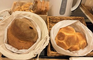 Free daily buffet breakfast
