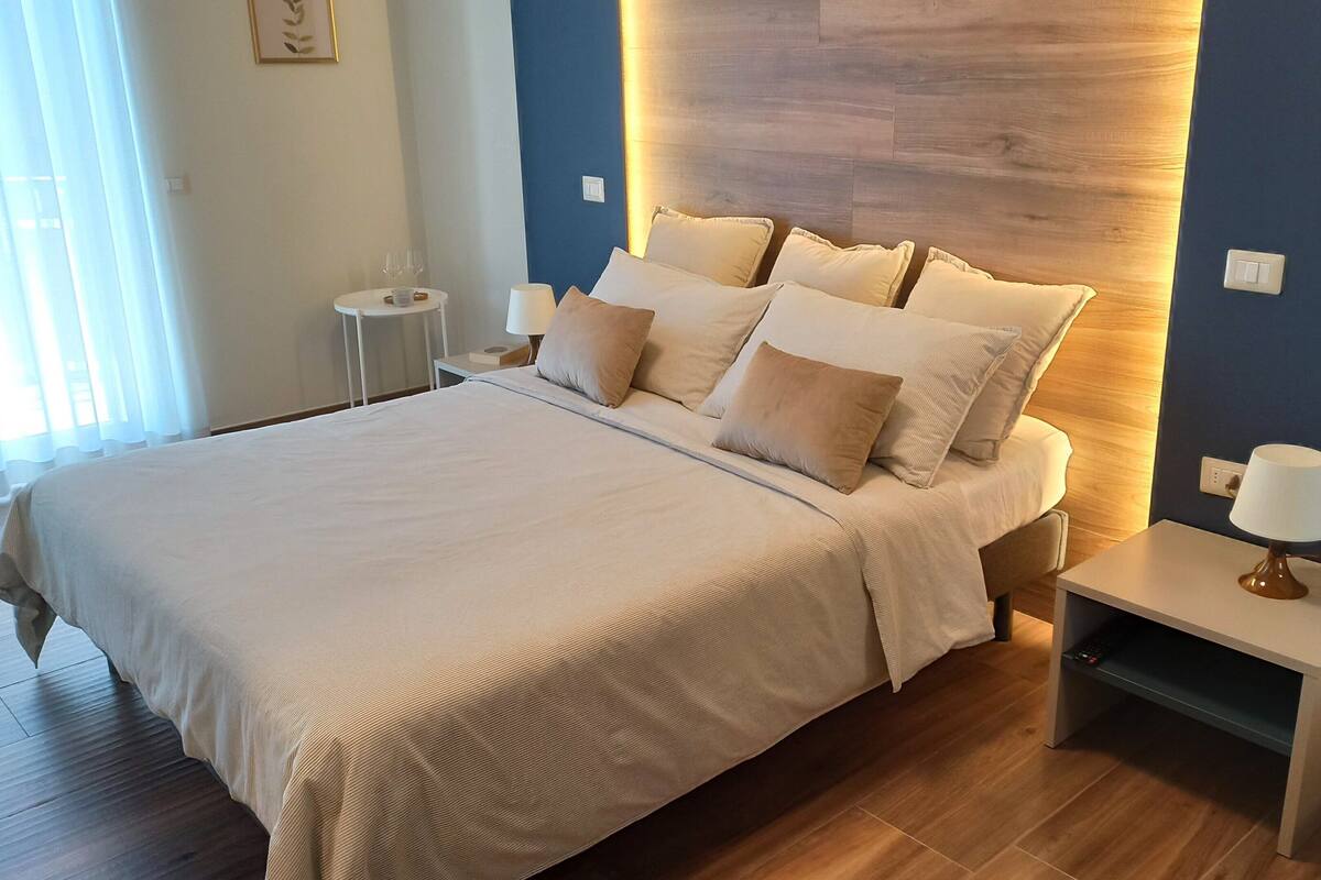 Chambre Deluxe | Literie de qualité supérieure, couette en duvet d'oie, minibar