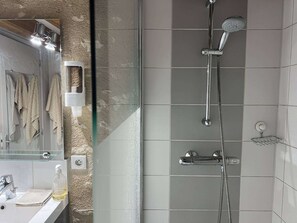 Casa de campo romántica, vistas al jardín (Le Pigeonnier de Gondière) | Baño