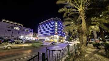 Façade de lâhĂ©bergement - soirĂ©e/nuit