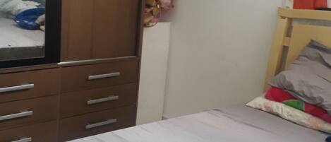 2 Schlafzimmer, Internetzugang