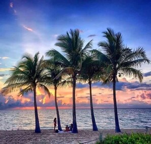 Beach nearby, sun-loungers, beach towels