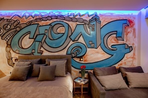 Tallelokero huoneessa, silitysrauta/-lauta, Wi-Fi, vuodevaatteet