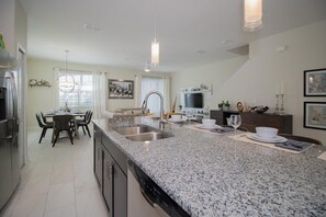 House (Storey Lake Resort all amenities incl) | Private kitchen