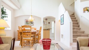 House | Living room | 1-inch TV with cable channels - Hamilton's Retreat by Orlando Short Term (Kissimmee)