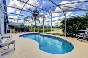 Hus (Fascinating Lake View with private po) | Eksteriør