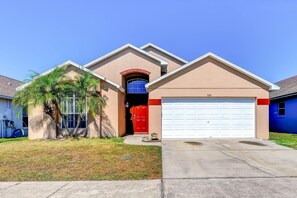 ハウス (Private Pool house with game room, ne) | 外観