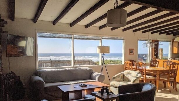 Smart TV, books - Pacific Pearl at Heceta Beach  - dog friendly (Florence)