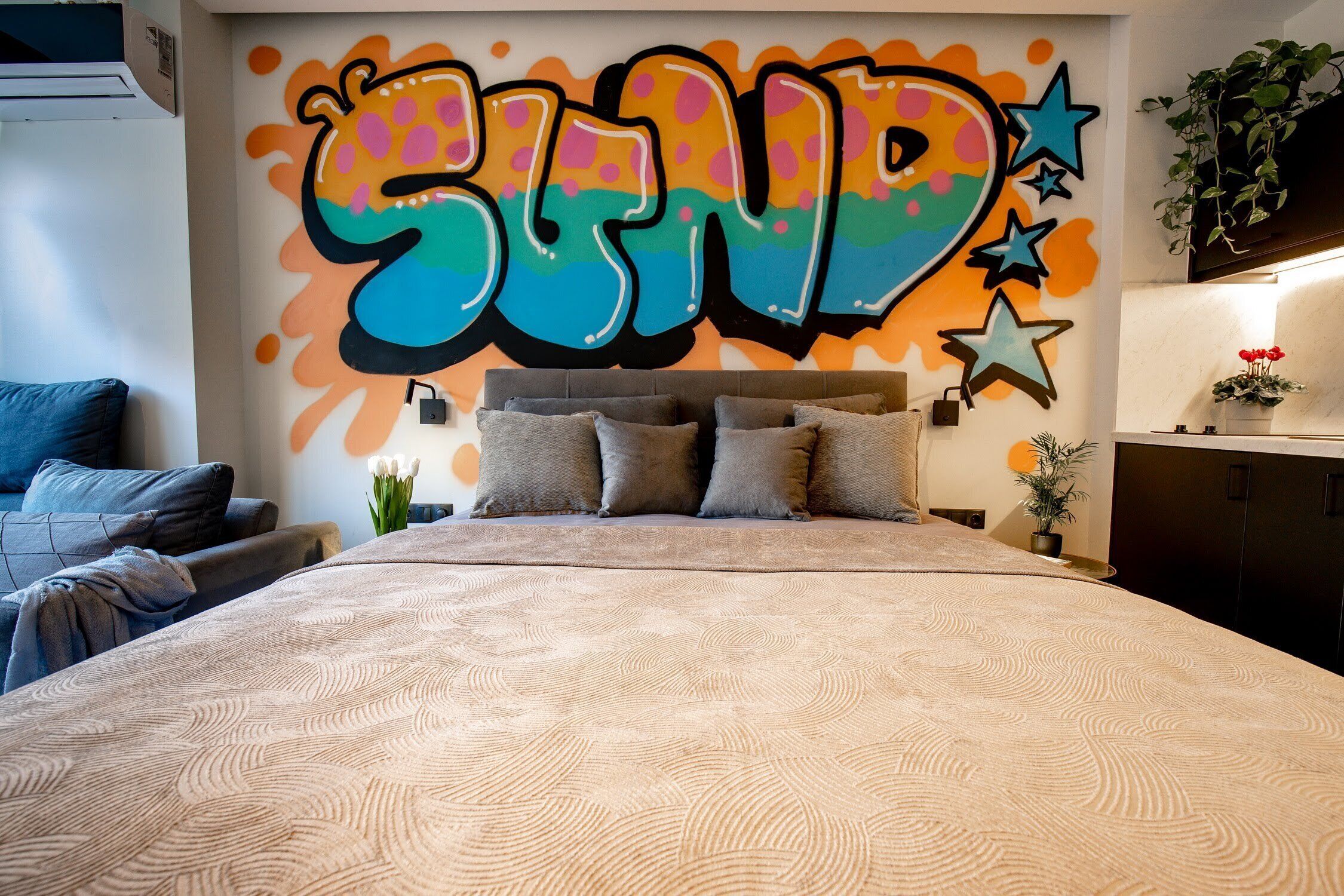 In-room safe, iron/ironing board, WiFi, bed sheets