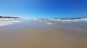 Am Strand, Liegestühle, Strandtücher