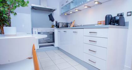 Nest Easy - Alpha House