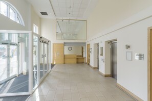 Lobby - Nest Easy - Alpha House (Northampton)