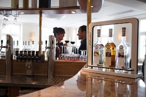Bar (on property) - Hotel & Restaurant Gasthaus Zum Anker (Zahna-Elster)