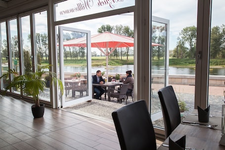 Restaurant. Hotel & Restaurant Gasthaus Zum Anker