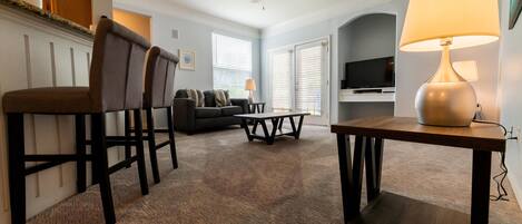 Lägenhet (Cozy apartment only miles from Disney) | Vardagsrum | Tv