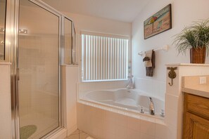 House (Gated community, private pool,  spaci) | Bathroom | Free toiletries, towels - Sunny Isle Villa by Orlando Short Term (Kissimmee)