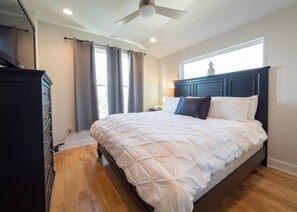 3 bedrooms, desk, iron/ironing board, free WiFi