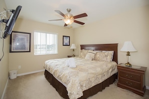 House (Emerald Mansion for Extended Families) | 7 bedrooms, iron/ironing board, free WiFi