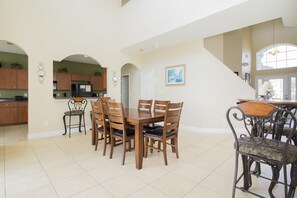 Private kitchen - Emerald Mansion by Orlando Short Term (Kissimmee)