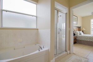 House (Emerald Mansion for Extended Families) | Bathroom