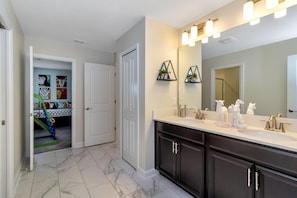 Ferienhaus (Storey Lake Resort, private pool, nea) | 8 Schlafzimmer, Bügeleisen/Bügelbrett, kostenloses WLAN