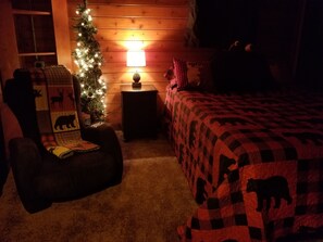 4 bedrooms, desk, iron/ironing board, free WiFi