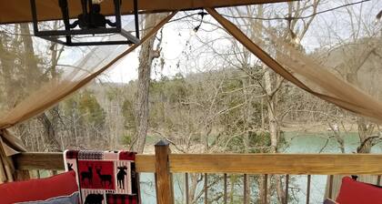 🚤 Majestic Lakefront Getaway / Dock, luiska, poreallas ja nopea pääsy mönkijäreiteille❇