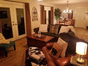 Smart TV, fireplace, DVD player, books