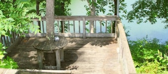 🚤 ISOLATION VACATION! Lakefront Getaway w/ Dock, Hot-Tub, Pool Table 