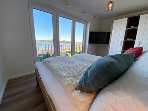 Apartment | 2 bedrooms, cribs/infant beds, free WiFi - Meeresblick " Fräulein Krabbe " Haus 3 WE 40 (Hohwacht)