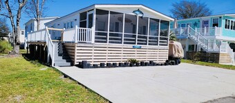Beach House; New kitchen, Golf Cart included