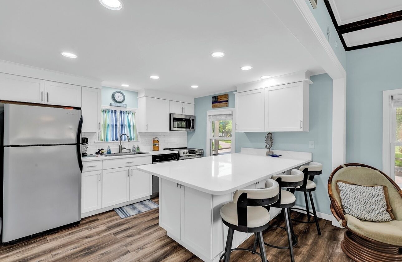 ثلاجة، ميكروويف، فرن، موقد طهي مسطح