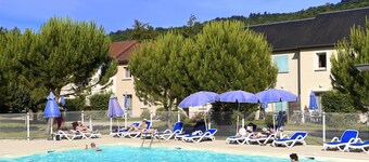 Maisonnette en Dordogne | Accès Piscine