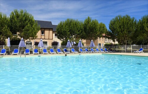 Maisonnette en Dordogne | Accès Piscine