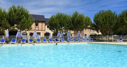 Maisonnette en Dordogne | Accès Piscine