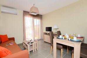 TV - Appartement Abordable | Accès 2 Piscines + Sauna (Sallèles-d'Aude)