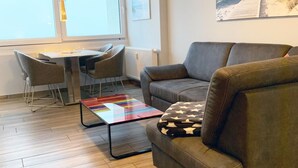 Apartment | Wohnzimmer | Fernseher