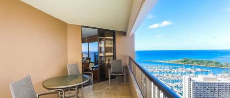 تناول الطعام بالخارج