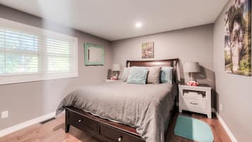 2 bedrooms, iron/ironing board, free WiFi, bed sheets