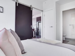 Room - Luxury Penthouse 180 Degree Views, Downtown (Calgary)
