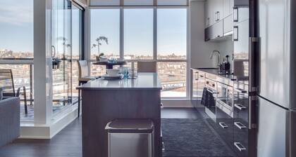 Luxury Penthouse 180 Degree Views, Downtown
