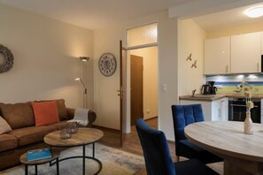 อพาร์ทเมนท์ | ห้องนั่งเล่น | ทีวี, เครื่องเล่นดีวีดี