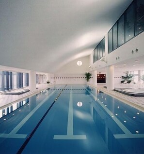 Indoor pool, outdoor pool - Kobe Seishin Oriental Hotel (Kobe)